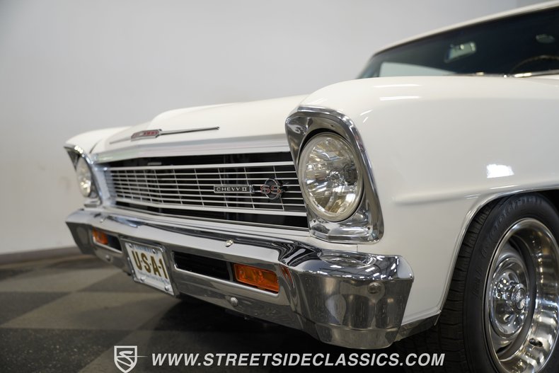 Chevrolet-Nova-1965-Ermine-White-Blue-24