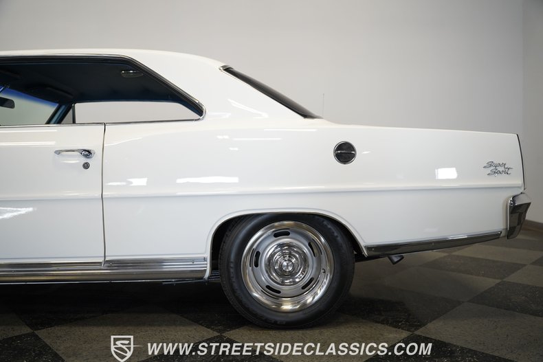 Chevrolet-Nova-1965-Ermine-White-Blue-26