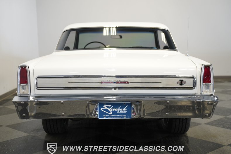 Chevrolet-Nova-1965-Ermine-White-Blue-27