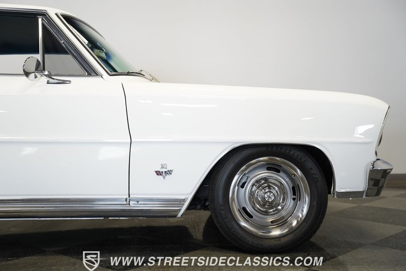 Chevrolet-Nova-1965-Ermine-White-Blue-31