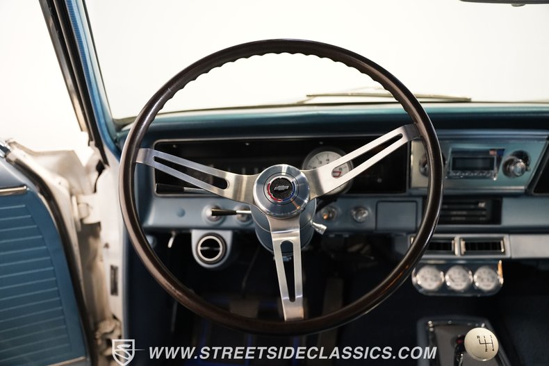Chevrolet-Nova-1965-Ermine-White-Blue-38