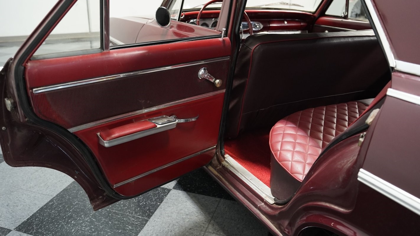 Chevrolet-Nova-1965-Sedan-35