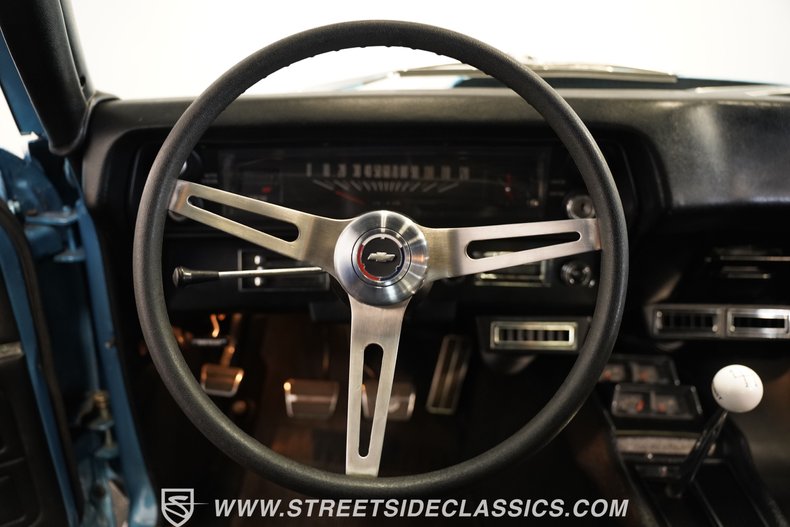 Chevrolet-Nova-1968-Grotto-Blue-Black-2