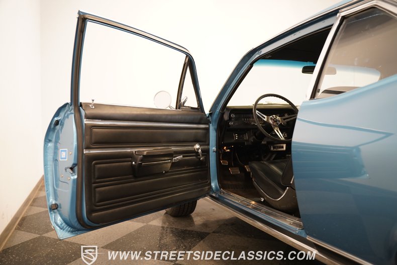 Chevrolet-Nova-1968-Grotto-Blue-Black-42