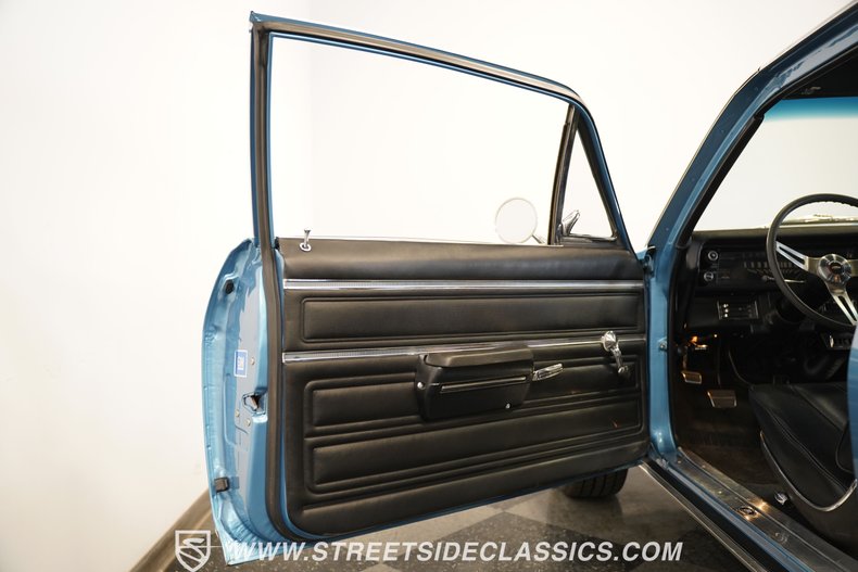 Chevrolet-Nova-1968-Grotto-Blue-Black-43