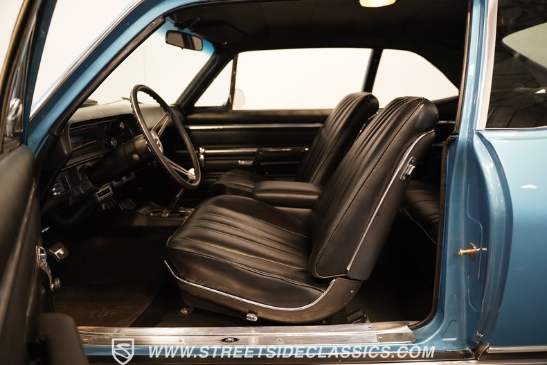 Chevrolet-Nova-1968-Grotto-Blue-Black-9
