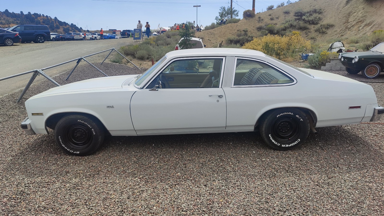 Chevrolet-Nova-1977-Coupe-9