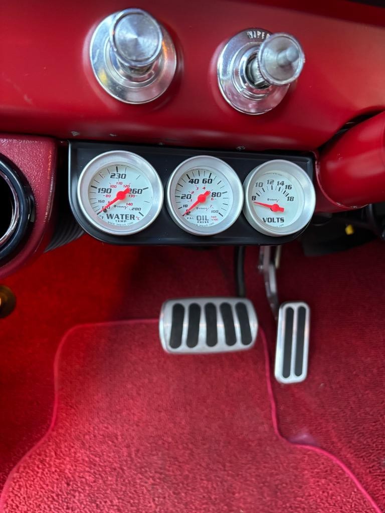 Chevrolet-Nova-Chevy-II-Resto-mod-Ram-Jet-350-700-r4-air-con-1966-29