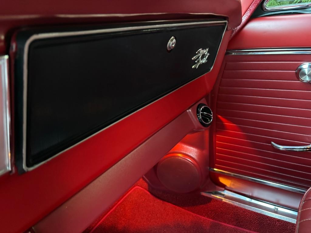 Chevrolet-Nova-Chevy-II-Resto-mod-Ram-Jet-350-700-r4-air-con-1966-32