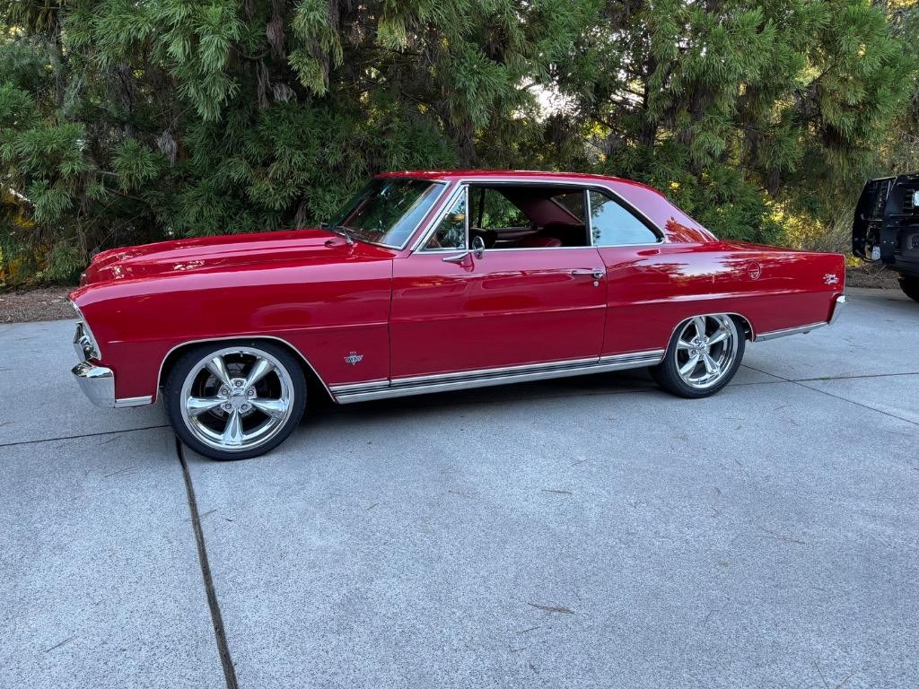 Chevrolet Nova Chevy II Resto mod Ram Jet 350 700 r4 air con 1966 --