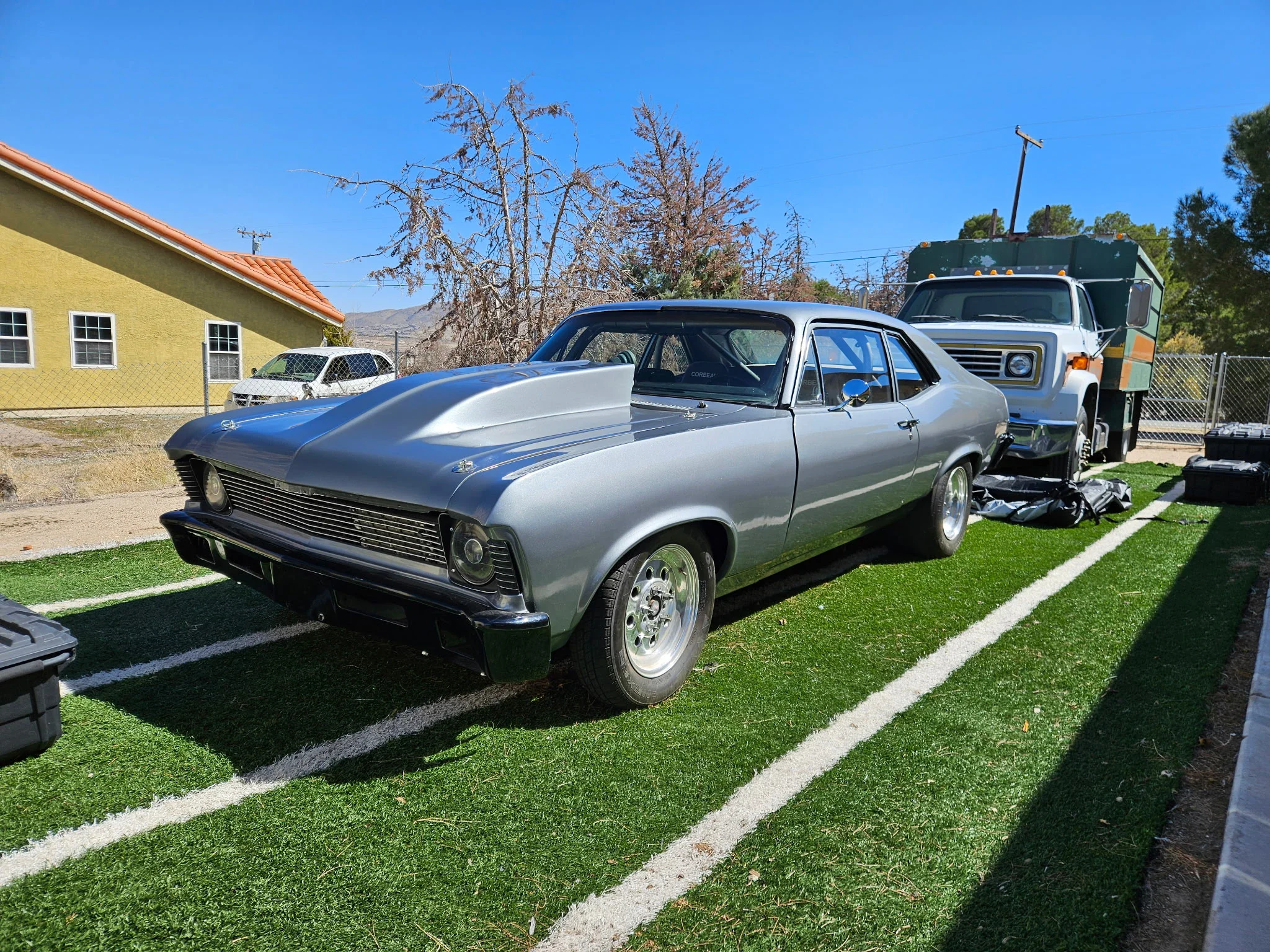 Chevrolet-Nova-coupe-1972-Gray-9