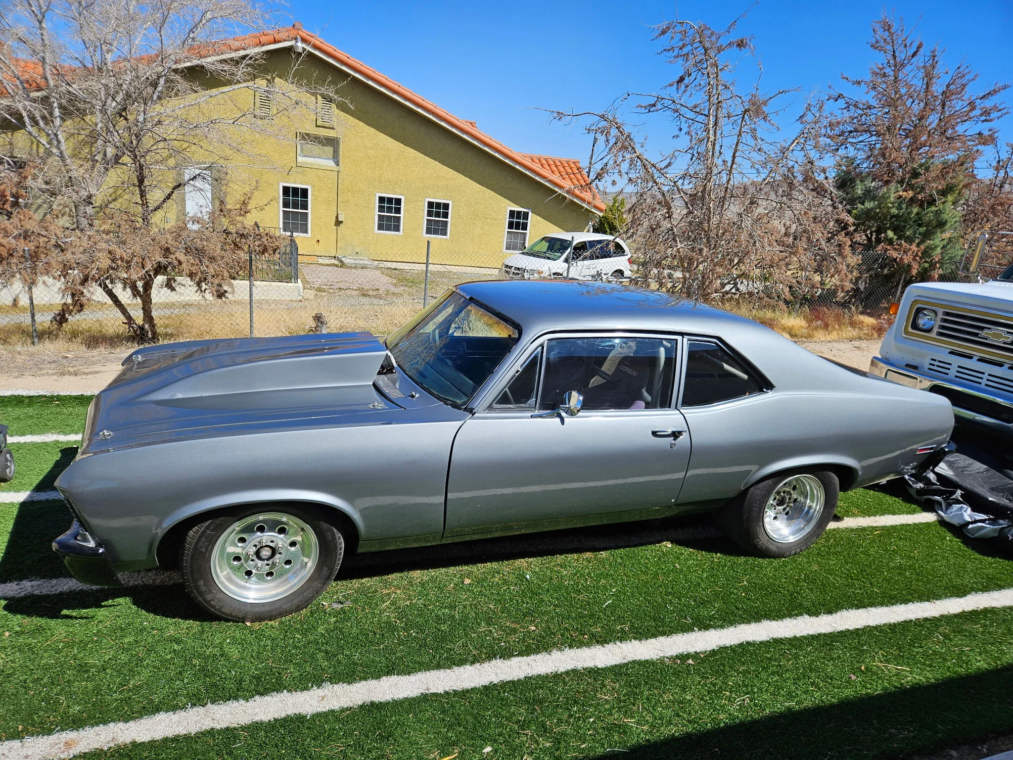 Chevrolet-Nova-coupe-1972-Gray