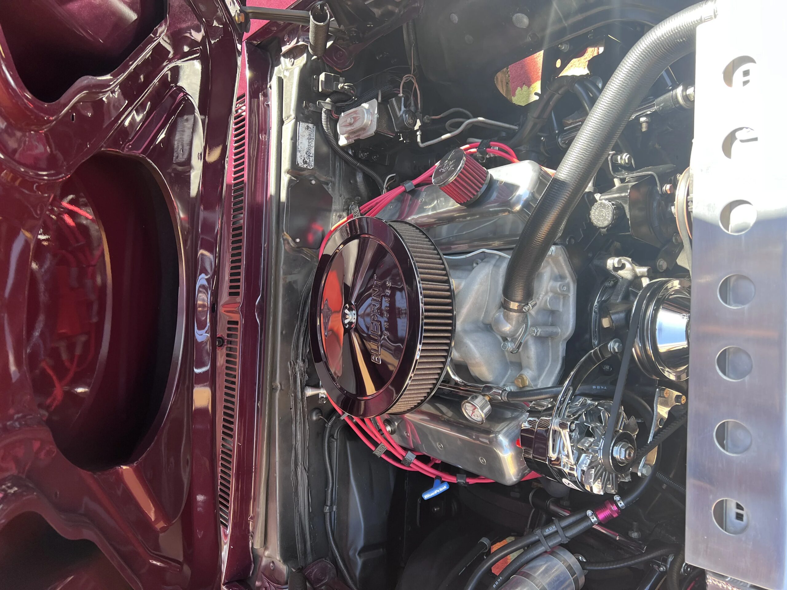Chevrolet-Nova-coupe-1973-Burgundy-Black-11
