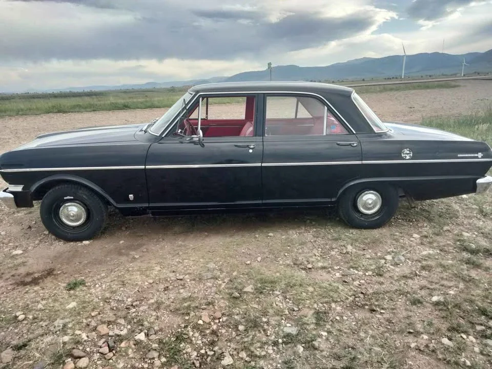 Chevrolet-Nova-sedan-1962-Black-Red-1