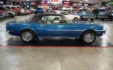 Chevrolet-Other-1968-Blue-Metallic-White-Houndstooth-1