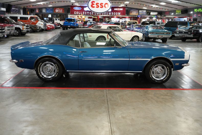 Chevrolet-Other-1968-Blue-Metallic-White-Houndstooth-1