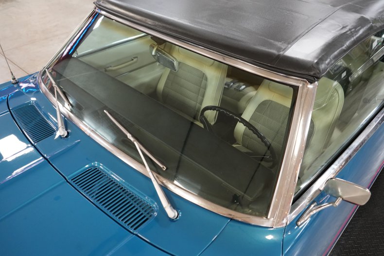 Chevrolet-Other-1968-Blue-Metallic-White-Houndstooth-38