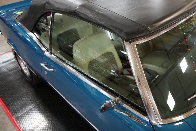 Chevrolet-Other-1968-Blue-Metallic-White-Houndstooth-40