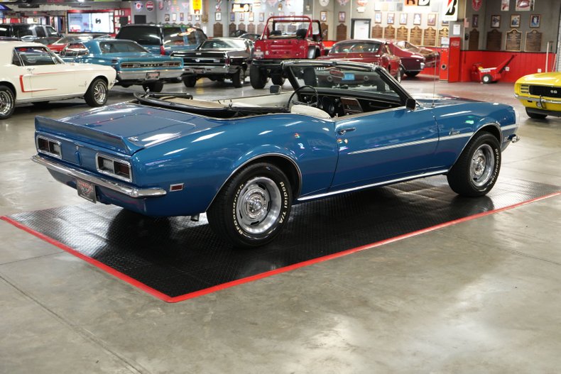 Chevrolet-Other-1968-Blue-Metallic-White-Houndstooth-5
