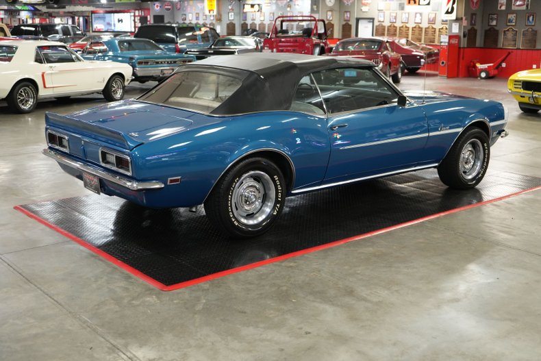 Chevrolet-Other-1968-Blue-Metallic-White-Houndstooth-6