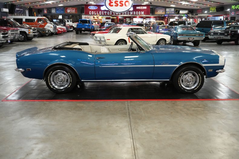 Chevrolet-Other-1968-Blue-Metallic-White-Houndstooth-8