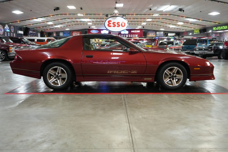 Chevrolet-Other-1987-Burgundy-Tan-19