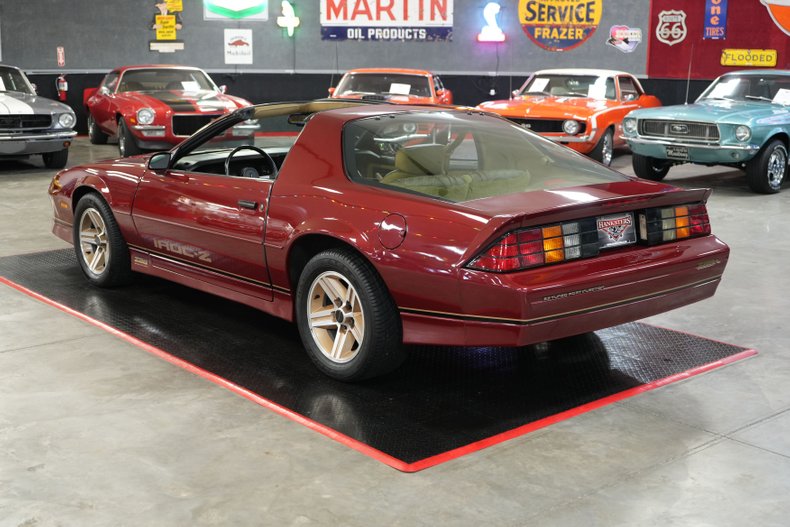 Chevrolet-Other-1987-Burgundy-Tan-24