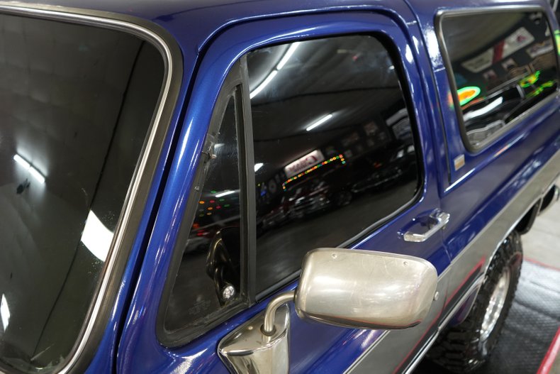 Chevrolet-Other-1989-Blue-Metallic-Gray-16