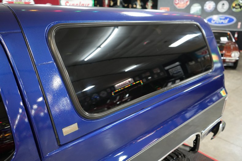 Chevrolet-Other-1989-Blue-Metallic-Gray-18