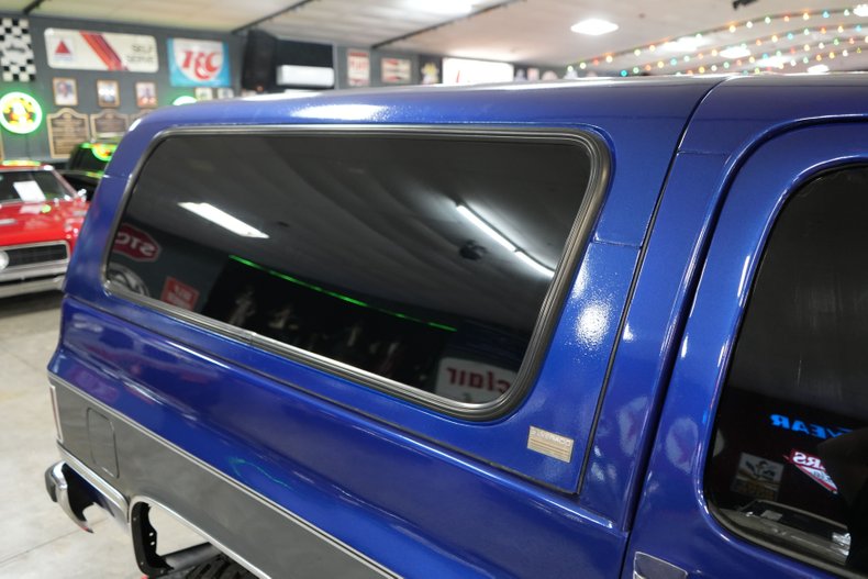 Chevrolet-Other-1989-Blue-Metallic-Gray-20