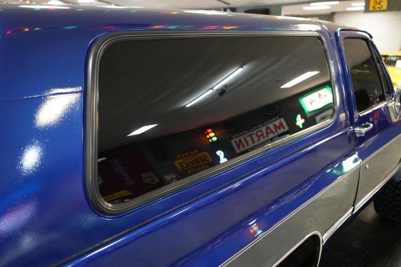 Chevrolet-Other-1989-Blue-Metallic-Gray-21