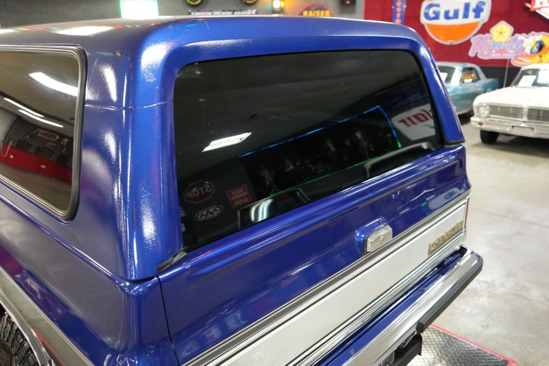 Chevrolet-Other-1989-Blue-Metallic-Gray-23