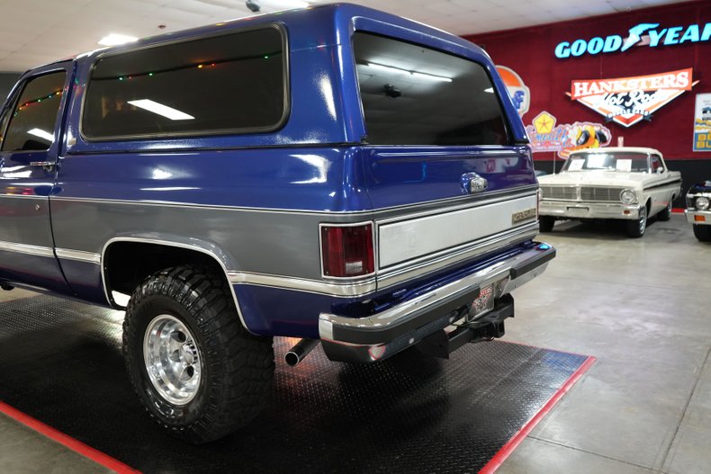 Chevrolet-Other-1989-Blue-Metallic-Gray-24