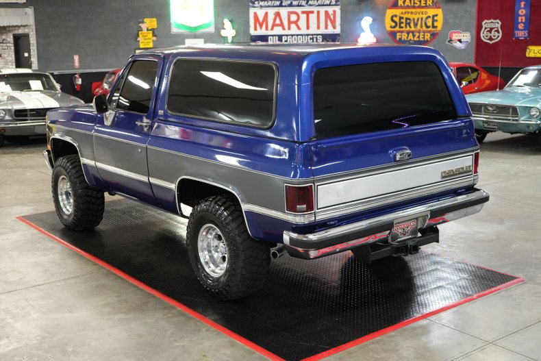 Chevrolet-Other-1989-Blue-Metallic-Gray-32