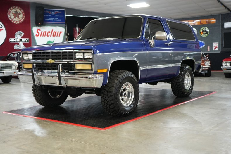 Chevrolet-Other-1989-Blue-Metallic-Gray-36