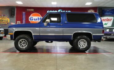 Chevrolet-Other-1989-Blue-Metallic-Gray-37