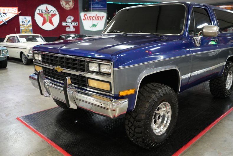 Chevrolet-Other-1989-Blue-Metallic-Gray-44