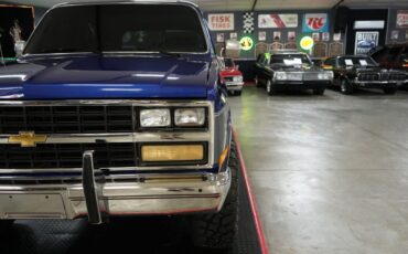 Chevrolet-Other-1989-Blue-Metallic-Gray-45