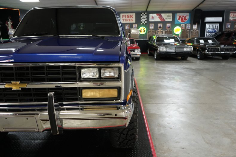Chevrolet-Other-1989-Blue-Metallic-Gray-45