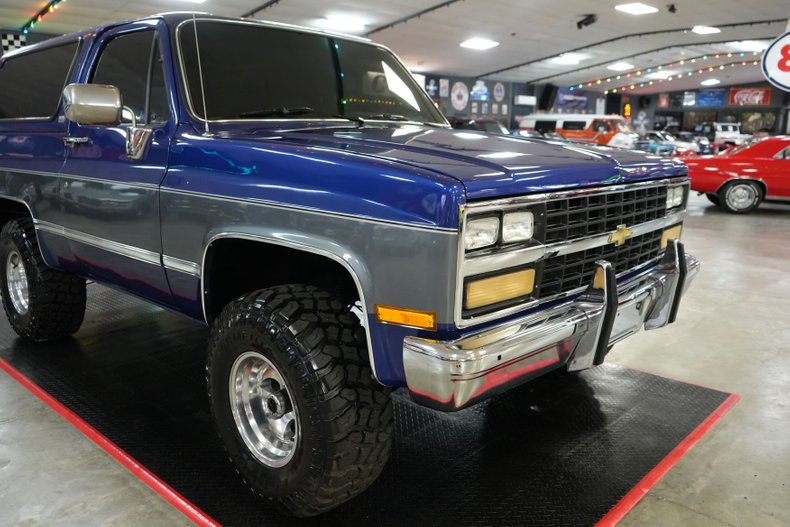 Chevrolet-Other-1989-Blue-Metallic-Gray-47