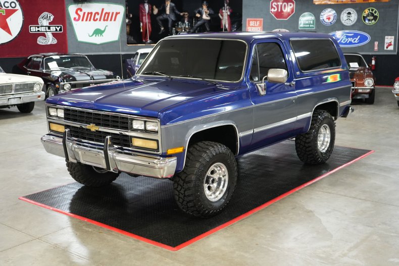 Chevrolet-Other-1989-Blue-Metallic-Gray-9