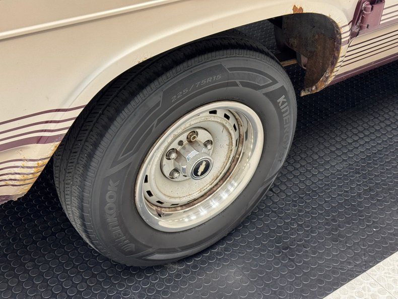 Chevrolet-Other-1993-Beige-Metallic-Tan-25