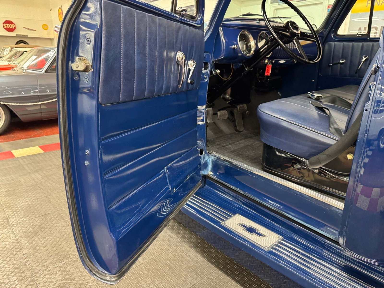 Chevrolet-Other-Pickups-1954-37