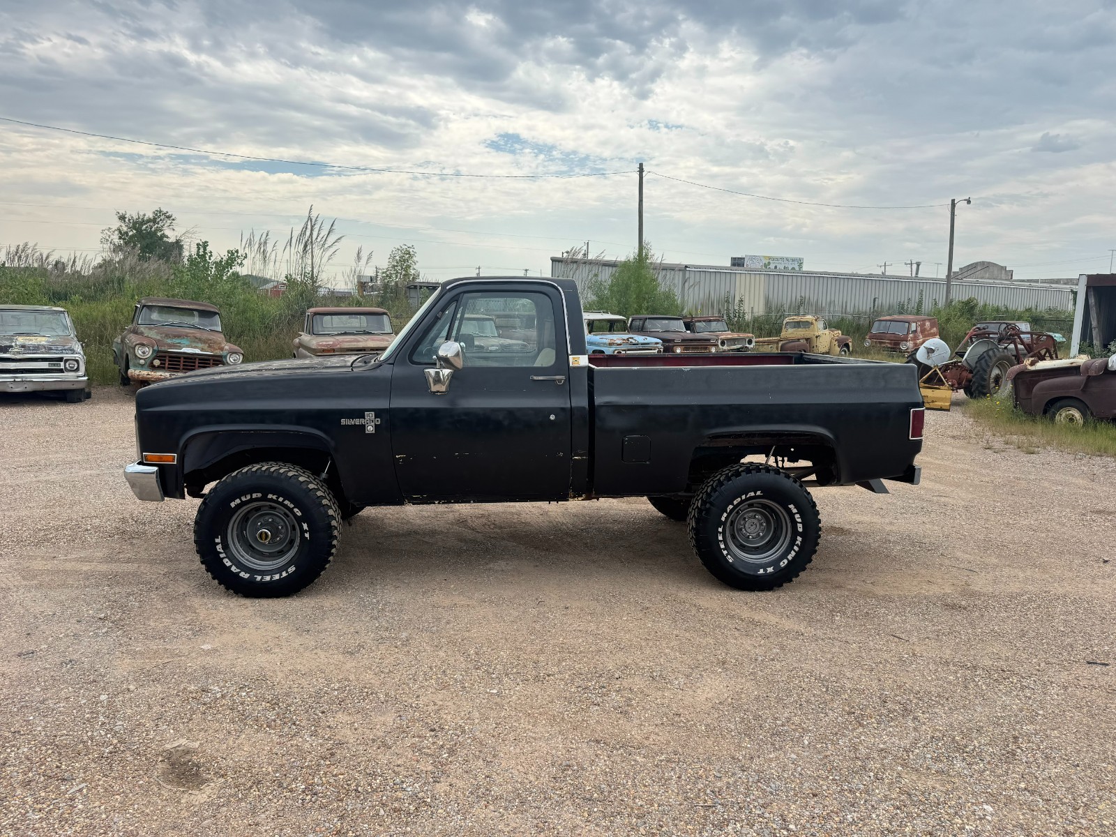 Chevrolet-Other-Pickups-1981-2-Dr-1