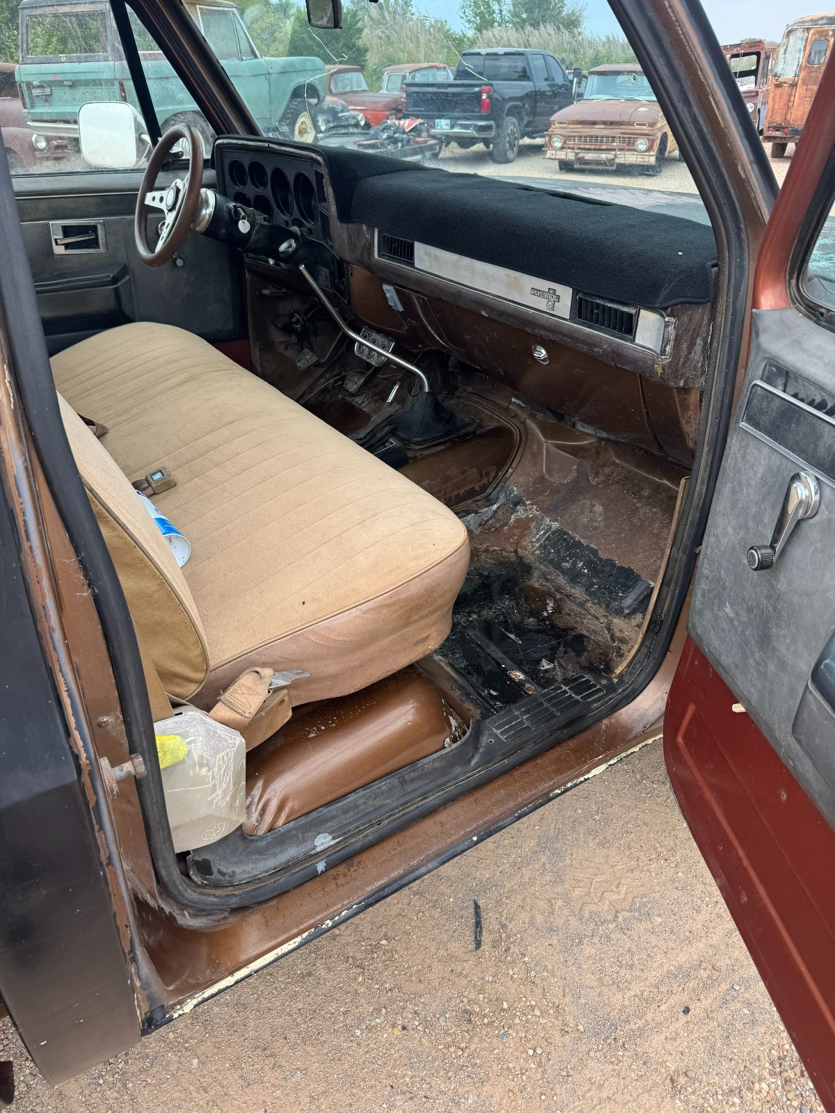 Chevrolet-Other-Pickups-1981-2-Dr-18