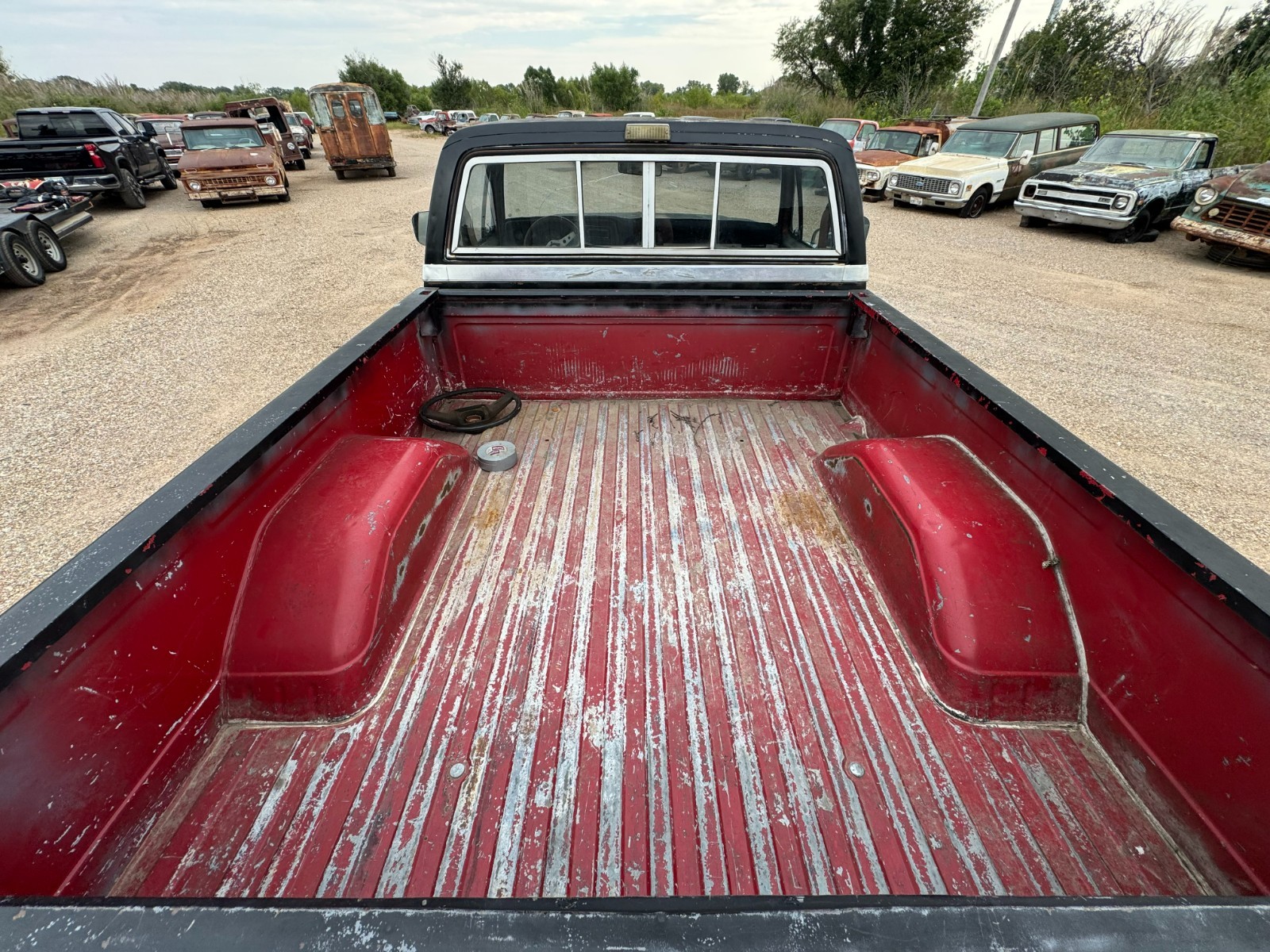 Chevrolet-Other-Pickups-1981-2-Dr-4