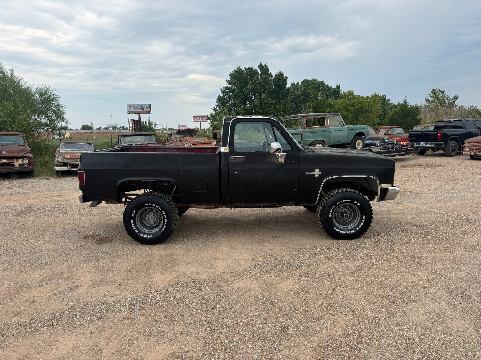 Chevrolet-Other-Pickups-1981-2-Dr-7