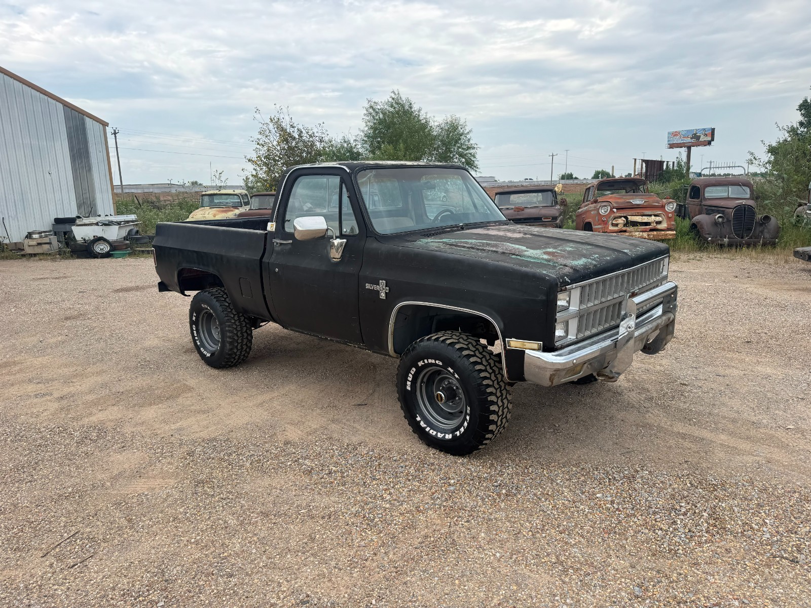 Chevrolet-Other-Pickups-1981-2-Dr-8
