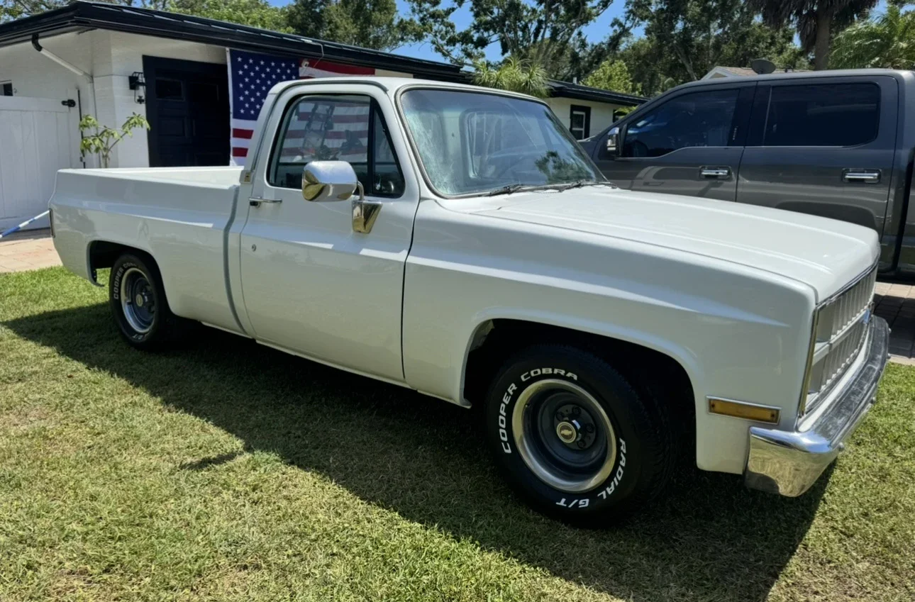 Chevrolet-Other-chevrolet-models-1982-White-Black-1