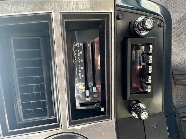 Chevrolet-Other-chevrolet-models-1986-Blue-Blue-11